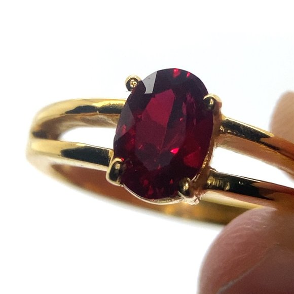 Ruby 1.42ct Solid 18K Yellow Gold Ring - Picture 1 of 7